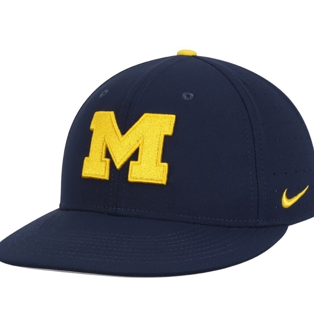 Men's Nike Navy Michigan Wolverines Aerobill Performance True Fitted Hat NWT